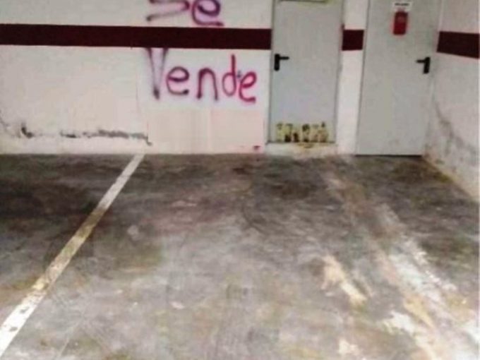 Garage en Venta en Algarrobo-Costa